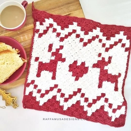 Crochet reindeer heart potholder