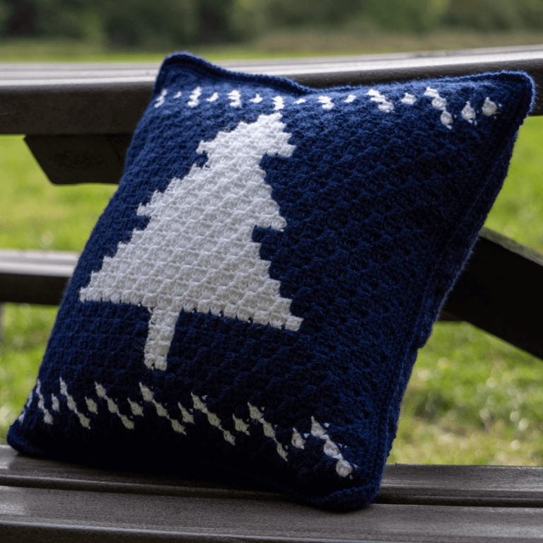 Crochet Christmas tree pillow