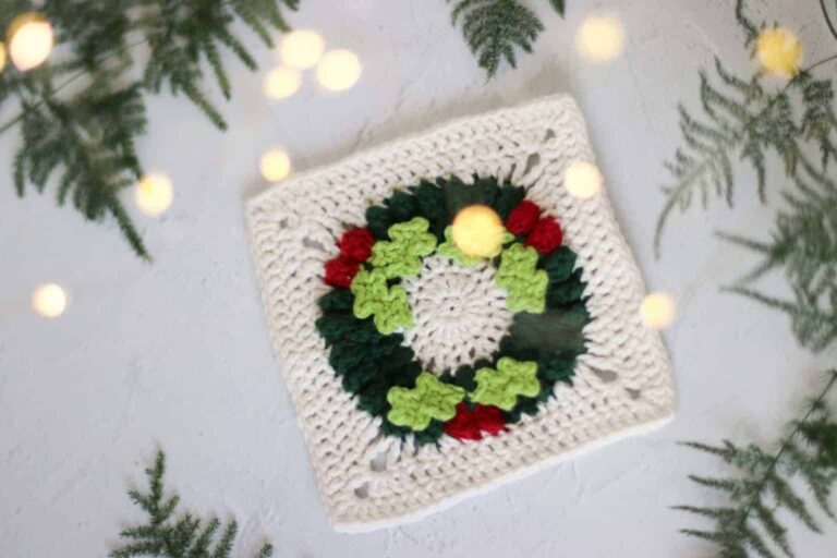 Crochet Christmas wreath granny square