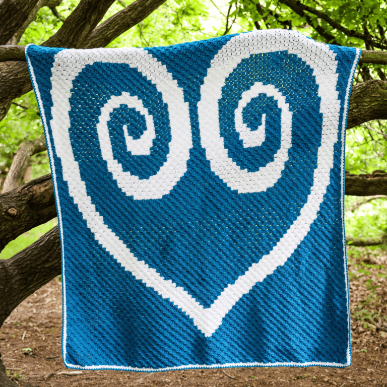 Blue white spiral heart blanket