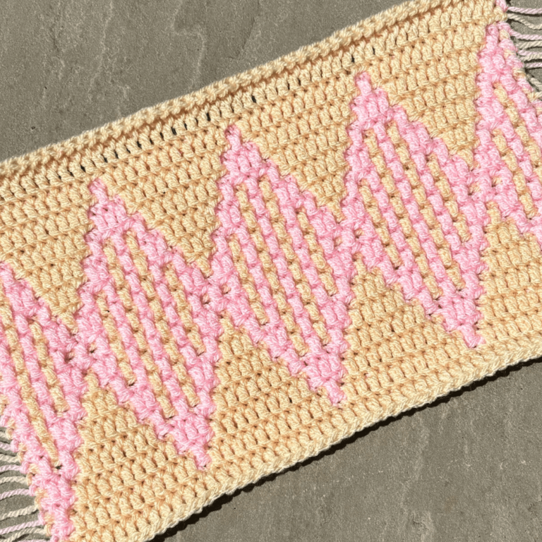 Pink beige zigzag crochet
