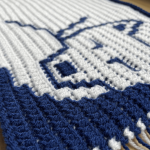 Artic fox motif in overlay mosaic crochet