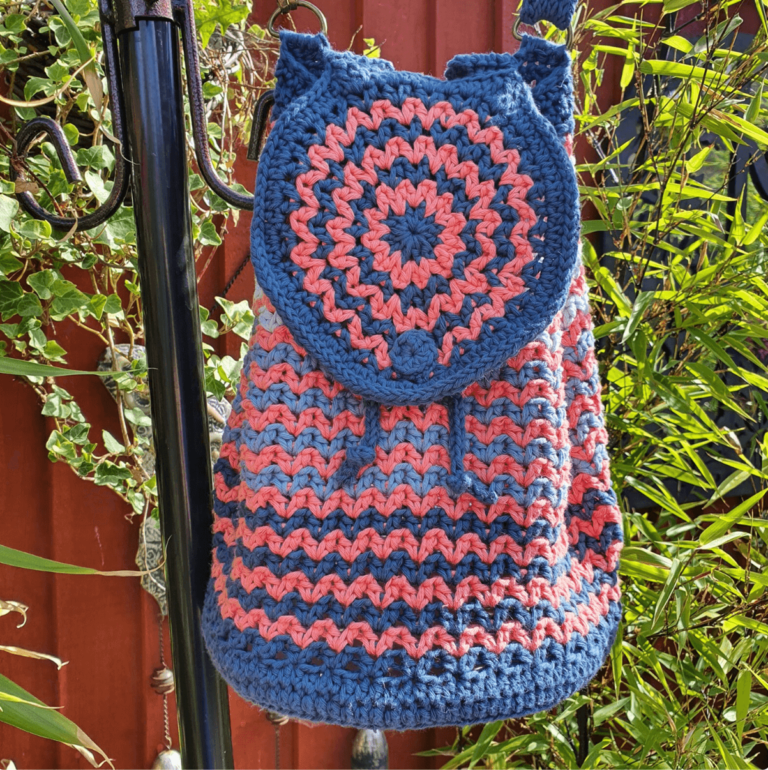 Crochet backpack blue coral