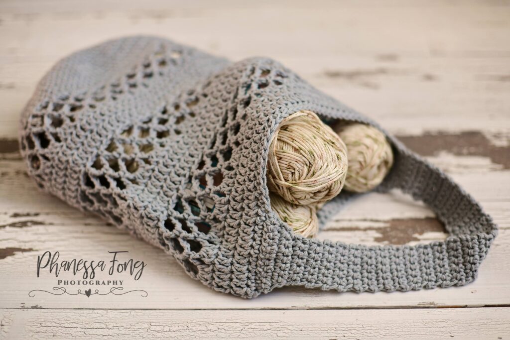 Crocheted bag with yarn